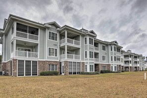 Interior - Golfers' Paradise: Myrtle Beach Condo Near Ocean! (Myrtle Beach)