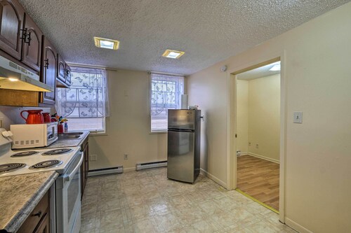 Central Albany Apartment: Walk to State Capitol!
