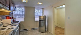 Central Albany Apartment: Walk to State Capitol!