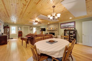 House (3 Bedrooms) | Interior