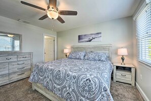 Apartment (3 Bedrooms) | Interior - Retreat w/ BBQ + Balcony: 1 Block to Boardwalk! (Wildwood)