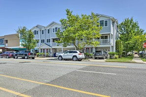 Apartment (3 Bedrooms) | Interior - Retreat w/ BBQ + Balcony: 1 Block to Boardwalk! (Wildwood)
