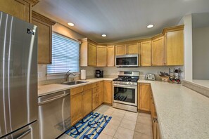 Apartment (3 Bedrooms) | Interior - Retreat w/ BBQ + Balcony: 1 Block to Boardwalk! (Wildwood)