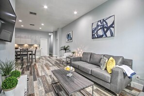 Apartment (1 Bedroom) | Interior - Luxe, Modern Houston Apt - 1 Mile to The Galleria! (Houston)