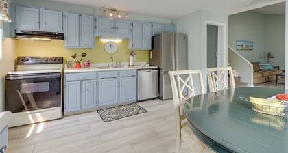 Ideal Narragansett Location w/ Furnished Deck!