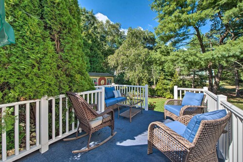 Ideal Narragansett Location w/ Furnished Deck!