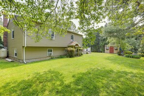 Interior - Ideal Narragansett Location w/ Furnished Deck! (Narragansett)