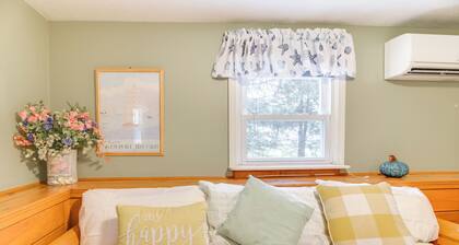 Ideal Narragansett Location w/ Furnished Deck!