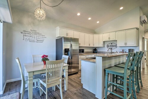 Hurricane Getaway w/ Yard - 25 Mi to Zion!