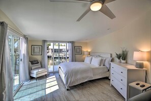 Interior - Waterfront Matlacha Island Cottage w/ Dock! (Matlacha)