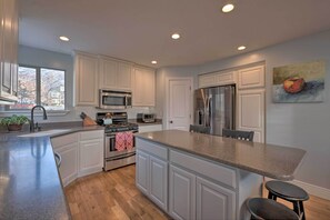 House (3 Bedrooms) | Interior - Mountain-view Home < 15 Mi to Alta + Snowbird (Sandy)