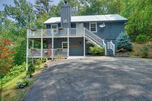 House (2 Bedrooms) | Interior - 'hillside Happiness' Cabin: 9 Mi to Pigeon Forge! (Sevierville)