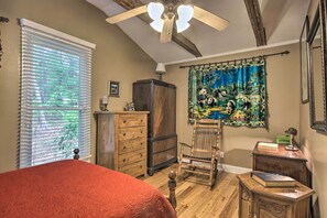 2 quartos, espaço de trabalho para notebook