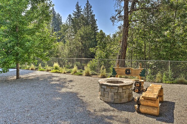 House (2 Bedrooms) | Interior - Victor Woodland Cabin Retreat w/ Fire Pit (Victor)