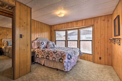 Richfield Home w/ Views ~ 13 Miles to Nat'l Park
