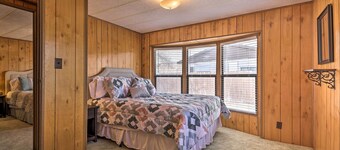 Richfield Home w/ Views ~ 13 Miles to Nat'l Park
