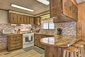 House (3 Bedrooms) | Interior - Richfield Home w/ Views ~ 13 Miles to Nat'l Park (Richfield)