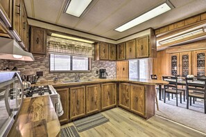 House (3 Bedrooms) | Interior - Richfield Home w/ Views ~ 13 Miles to Nat'l Park (Richfield)