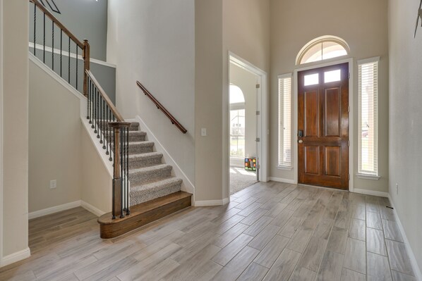 Interior - Chic Cedar Park Family Home - Pets Welcome! (Cedar Park)