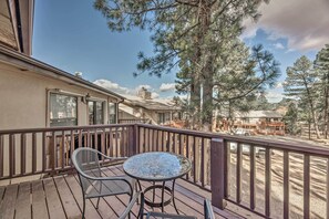 Property grounds - Cozy Ruidoso Studio - 16 Miles to Ski Apache! (Ruidoso)