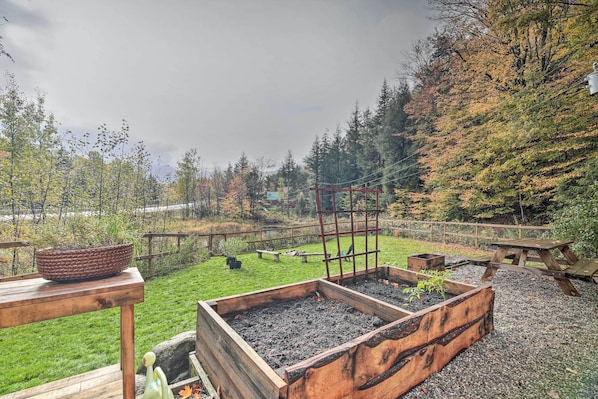 House (2 Bedrooms) | Interior - Cambridge Cabin < 2 Mi to Smugglers' Notch! (Jeffersonville)