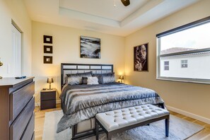 3 sovrum, arbetsyta för laptop, strykjärn/strykbräda och sängkläder