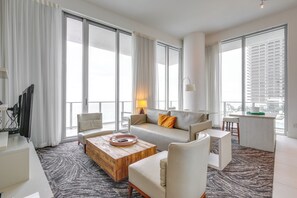 Apartment (1 Bedroom) | Interior - Steps to Sand: Ocean-view Condo in Hollywood (Hollywood)