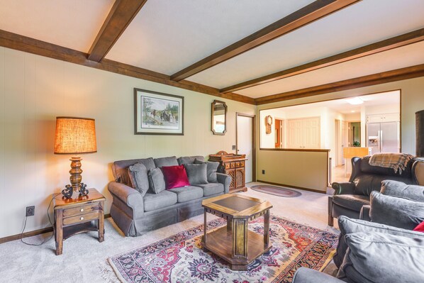 House (4 Bedrooms) | Interior