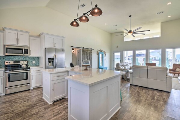 House (3 Bedrooms) | Interior - Steps to Beach: Bolivar Peninsula Home w/ Views! (Port Bolivar)