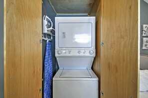 Apartment (1 Bedroom) | Interior - Modern Atlanta Loft Above Bakery in Cabbagetown! (Atlanta)