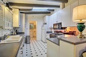 House (Multiple Bedrooms) | Interior