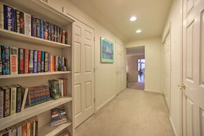 Apartment (2 Bedrooms) | Interior - Lakefront Bolton Retreat w/ Balcony + Views! (Bolton Landing)