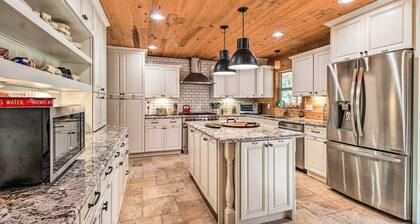 Family Game Room: Spacious Overgaard Cabin
