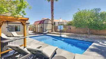 House (4 Bedrooms) | Front of property