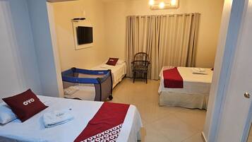 Quarto casal superior, 1 cama de casal | Quartos à prova de som, Wi-Fi de cortesia, roupa de cama