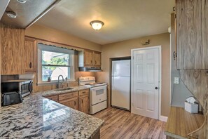 Interior - Lakefront Cottage w/ Fishing & Private Yard! (Port Clinton)