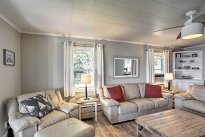 Cottage (2 Bedrooms) | Interior - Lakefront Cottage w/ Fishing & Private Yard! (Port Clinton)