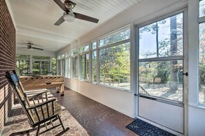 House (4 Bedrooms) | Interior - Waterfront Durham Oasis, Close to Everything! (Durham)