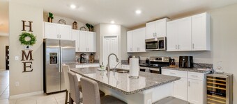 Ruskin Vacation Rental w/ Screened-in Porch!