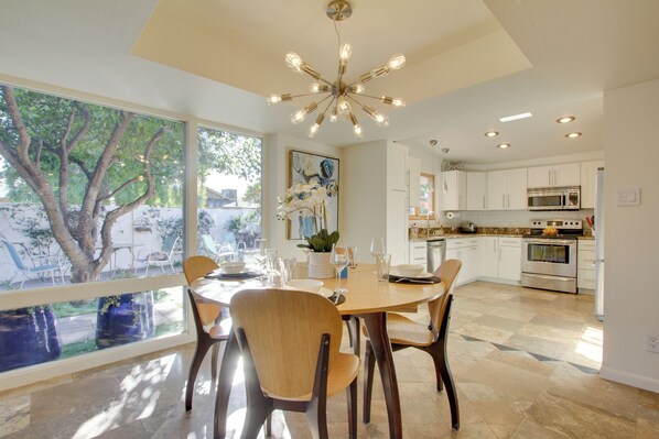 House (4 Bedrooms) | Interior - Bright Phoenix Home w/ Pool & Backyard Oasis! (Phoenix)