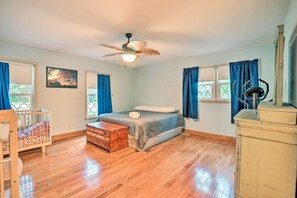 House (3 Bedrooms) | Interior - Spacious Home: Walk to Beach & Entertainment! (Surfside Beach)