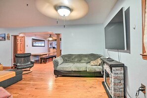 House (3 Bedrooms) | Interior - Spacious Home: Walk to Beach & Entertainment! (Surfside Beach)