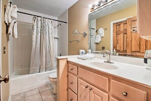Interior - Spacious Home: Walk to Beach & Entertainment! (Surfside Beach)