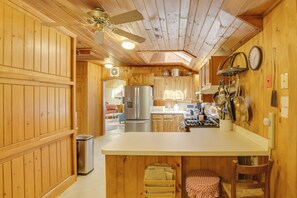 Cottage (3 Bedrooms) | Interior - Waterfront Raymond Vacation Rental w/ Boat Dock! (Raymond)