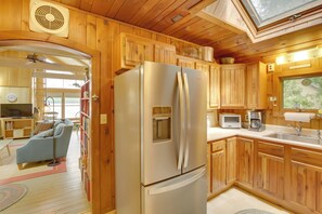 Cottage (3 Bedrooms) | Interior - Waterfront Raymond Vacation Rental w/ Boat Dock! (Raymond)