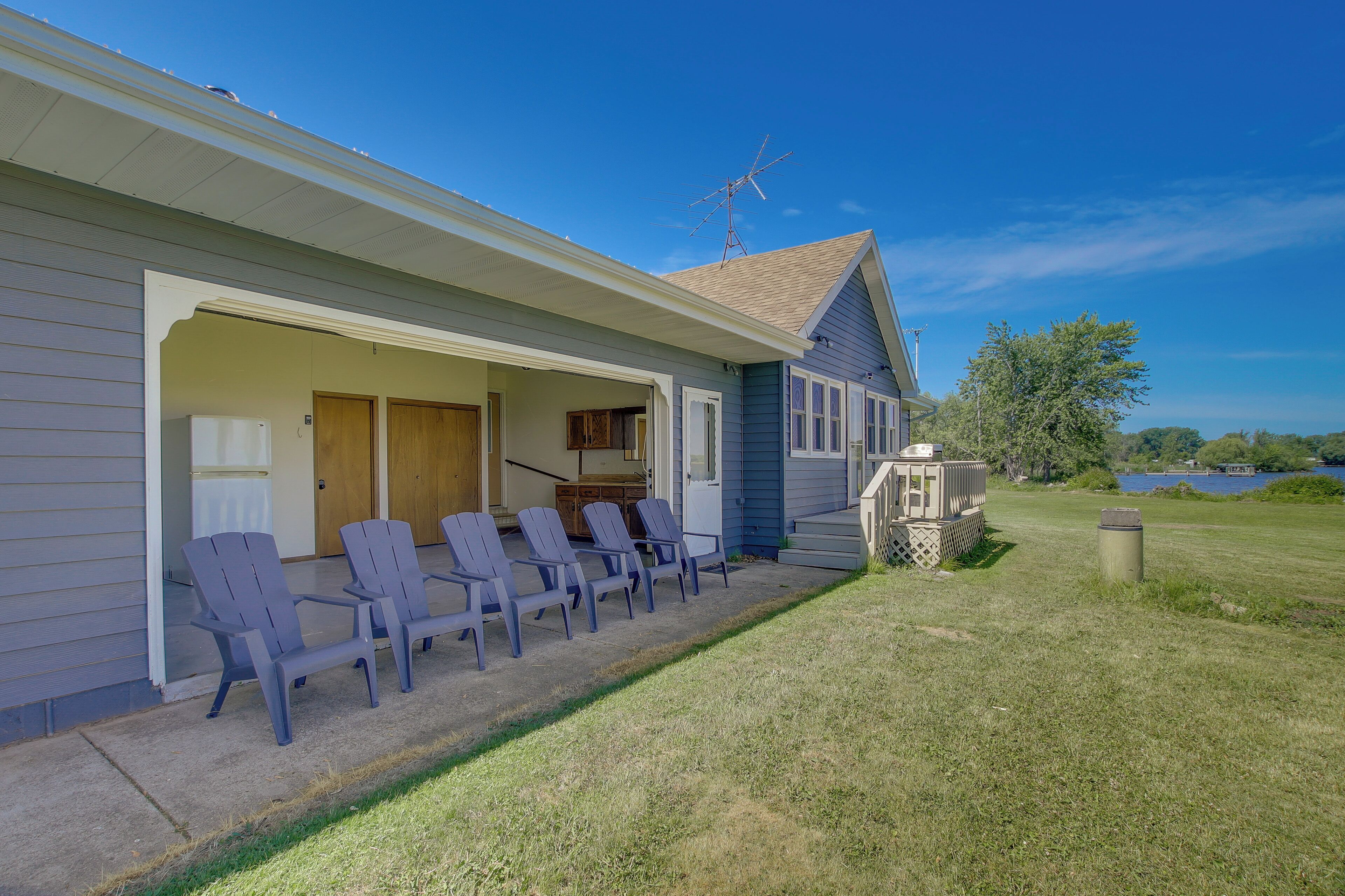 House (2 Bedrooms) | Interior