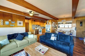 House (3 Bedrooms) | Interior - Waterfront Birch Bay Cabin: Beach Access & Sunsets (Blaine)