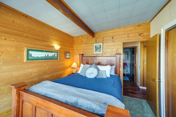 House (3 Bedrooms) | Interior - Waterfront Birch Bay Cabin: Beach Access & Sunsets (Blaine)