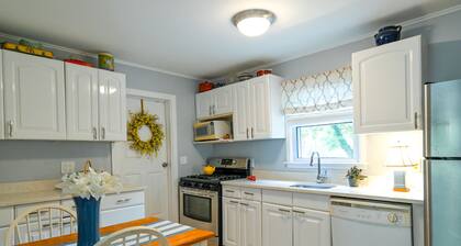Pet-friendly New York Escape w/ Deck, Near Beaches