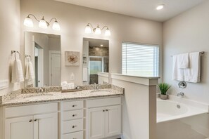 House (4 Bedrooms) | Interior - Gulf Breeze Home Rental: 8 Mi to Pensacola Beach! (Gulf Breeze)